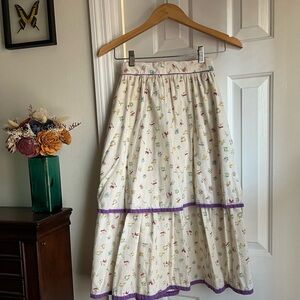 Vintage 1960s floral skirt with pockets!